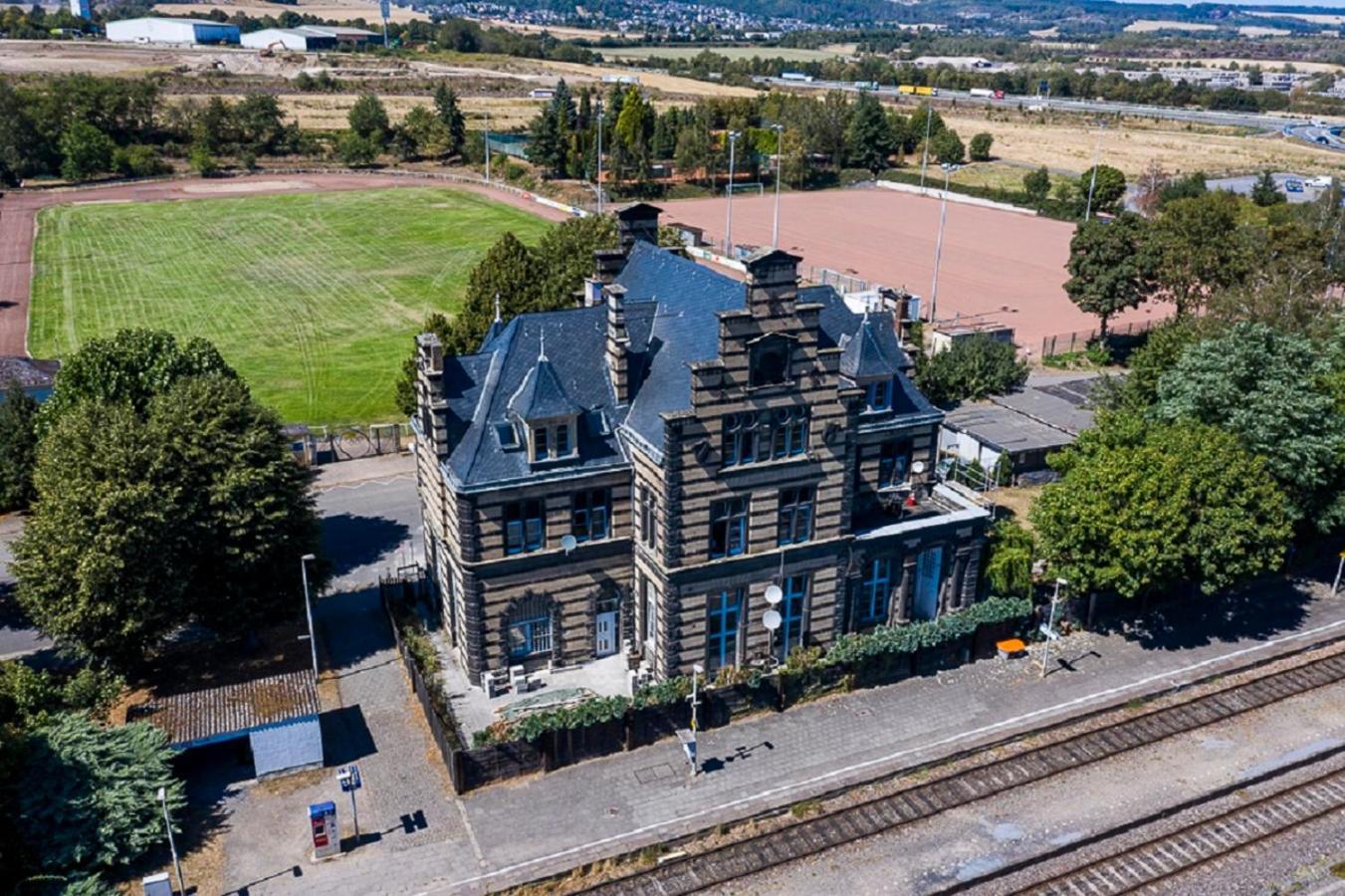 Wohnen Wie Im Schloss - Alter Bahnhof Von Kruft Kültér fotó
